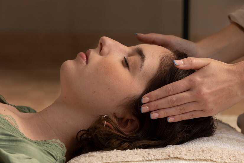 Reiki for Stress Relief: Find Peace 